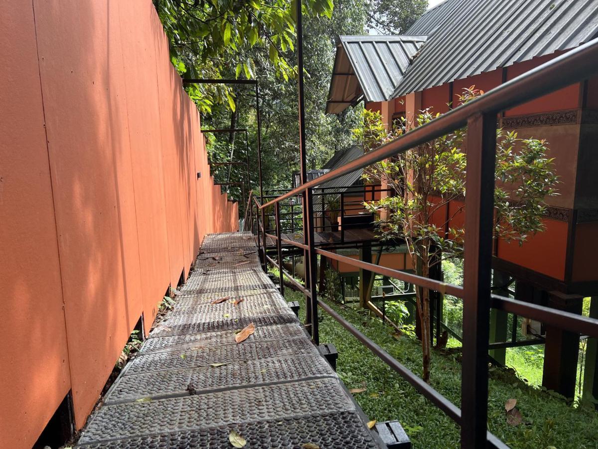 Santhi Hill View Resort Munnar Exteriör bild