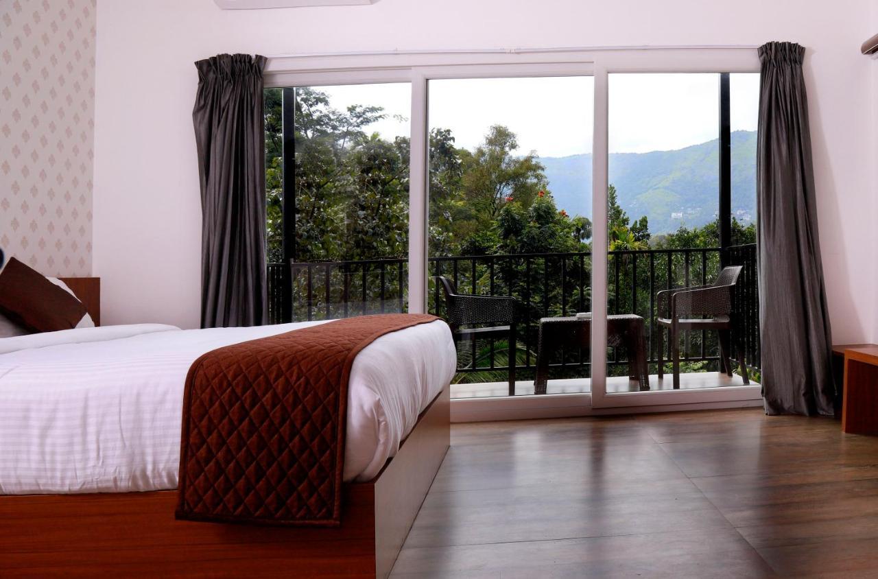 Santhi Hill View Resort Munnar Exteriör bild